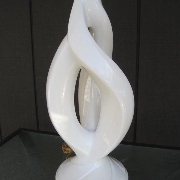 Rare Vintage 1960's White Ceramic Helix Table Lamp - Picture 3 of 7